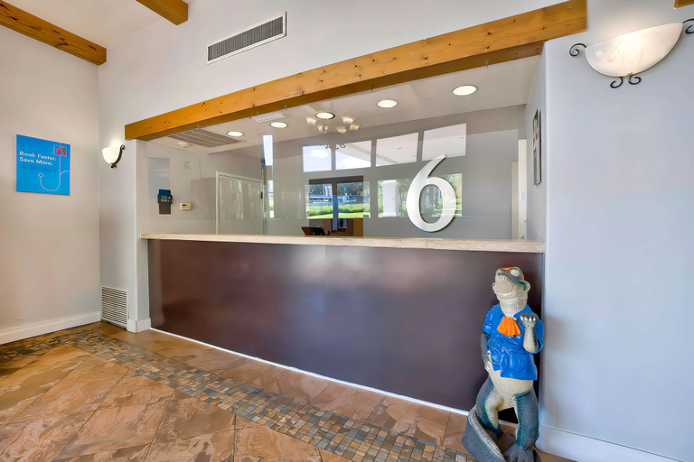 Others 5, Motel 6 Gainesville, FL, Alachua