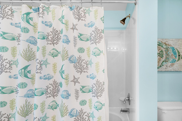 Bathroom 3, Splash 1102e, Bay