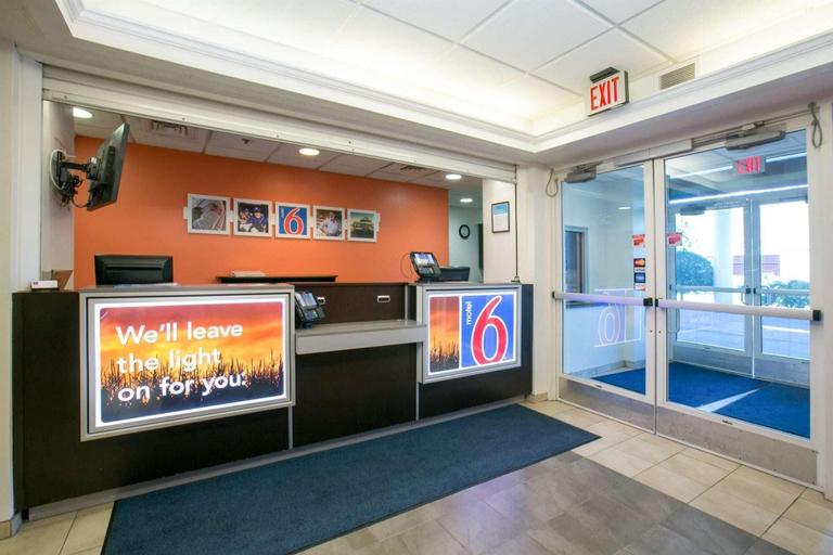 Others 5, Motel 6 Brooklyn Center, MN - Minneapolis, Hennepin