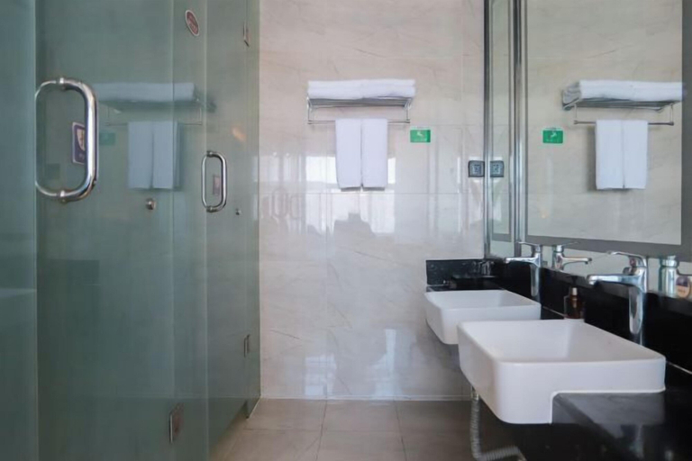 Bathroom 3, Tianyue Fengya Hotel, Puyang