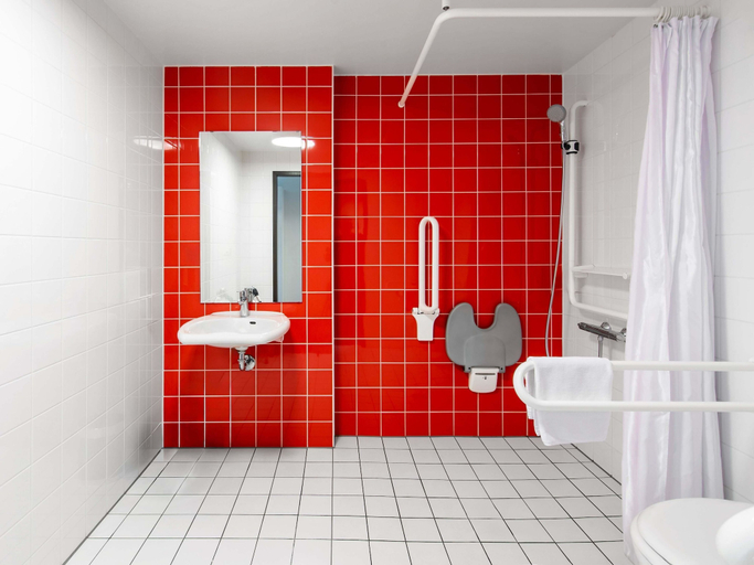 Bathroom 5, B&B Hotel Passau-West, Passau