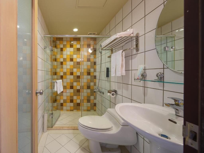 Bathroom 3, Rich & Free Hotel - Fuzhong, New Taipei City