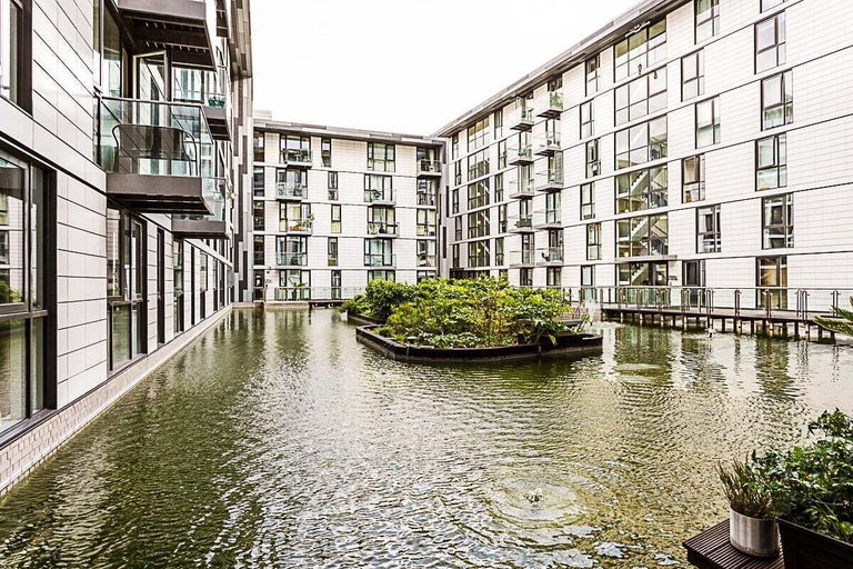 Exterior & Views 2, City-Close 1-Bed Apartment near Tower Hill, London