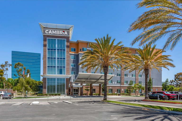 Exterior & Views 1, Cambria Hotel LAX, Los Angeles