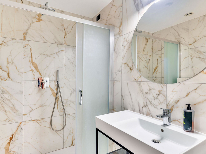 Bathroom 4, B&B Hotel Milano Aosta, Milano