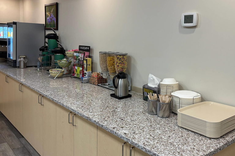 Food & Drinks 5, Quality Inn & Conference Centre Downtown, Greater Sudbury