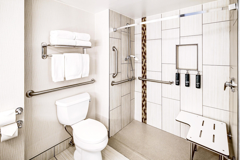 Bathroom 5, DoubleTree by Hilton Madison Downtown, Dane