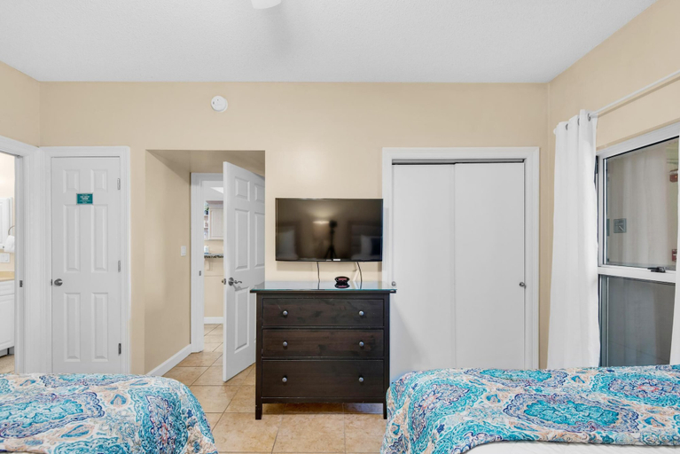 Bedroom 2, Boardwalk 1810, Bay