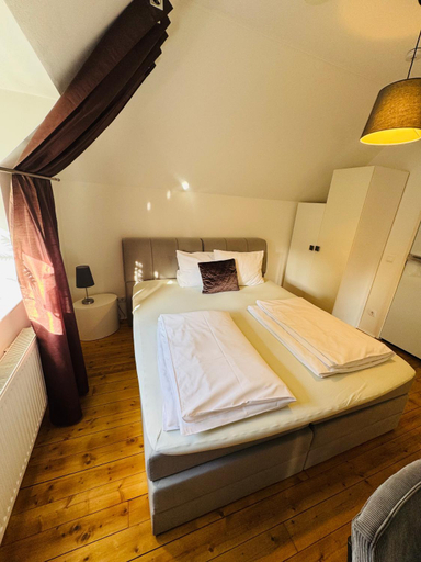Bedroom 3, Restaurant Hotel Laternchen, Köln