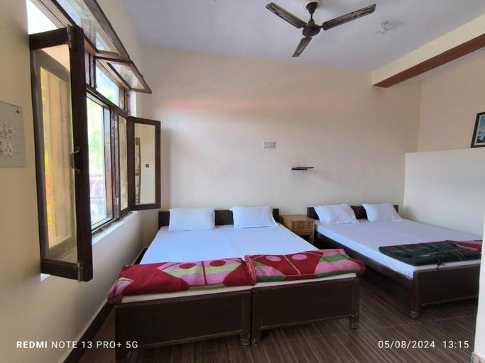 Bedroom 2, DWARIKA HOTEL, Almora