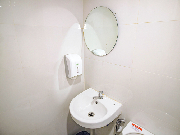 Bathroom 4, Astrotel Monumento, Kalookan City