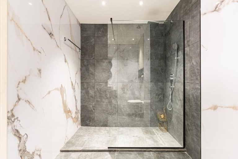 Bathroom 5, Hotel Bojatours