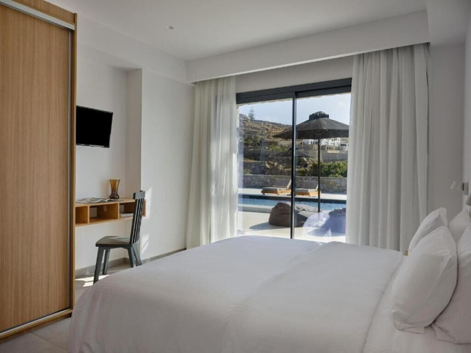 Bedroom 3, Kosmoplaz Beach Hotel, South Aegean