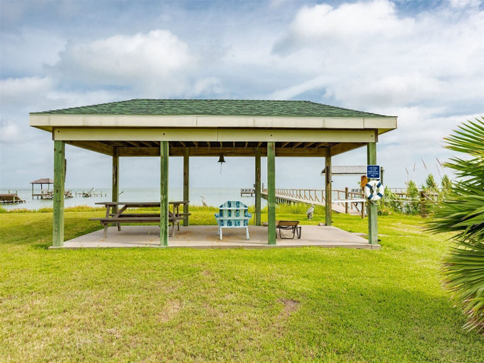 Exterior & Views 2, Captain Dave's by Miss Kitty’s, Aransas