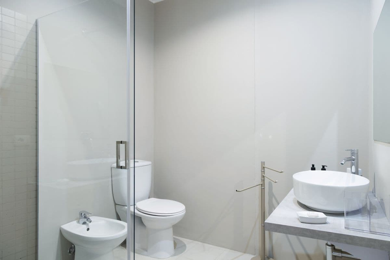 Bathroom 5, Francalanza City Rooms, Catania