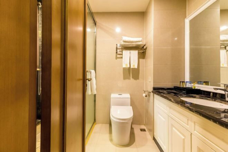 Bathroom 4, Mingshi Hotel, Ji'an
