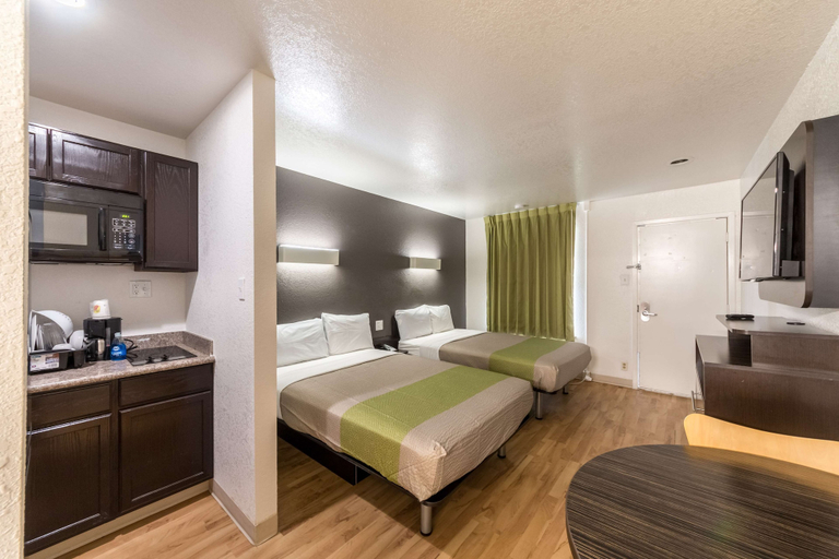 Bedroom 3, Studio 6 San Antonio, TX - Fort Sam Houston Area, Bexar