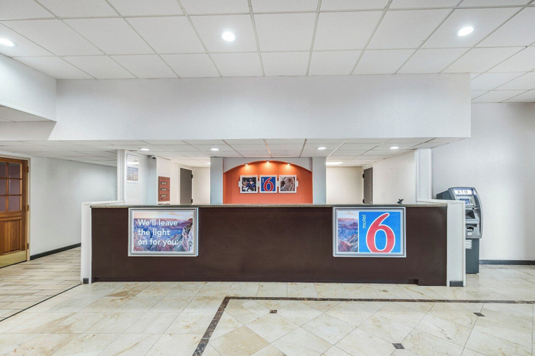 Others 5, Motel 6 Henderson, TX, Rusk