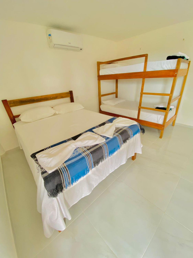 Bedroom 2, Cheguei Prea, Cruz