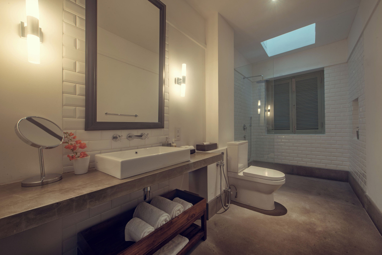 Bathroom 5, Fort Bazaar, Galle Four Gravets