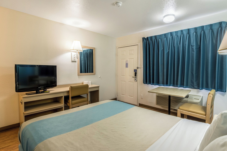 Bedroom 3, Motel 6 El Centro, Imperial