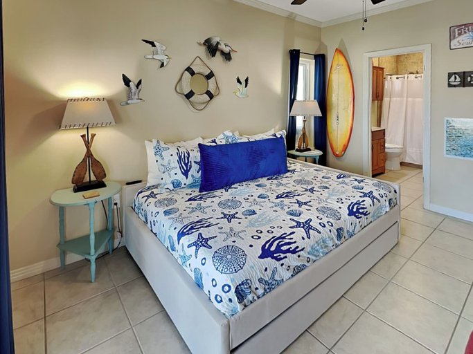 Bedroom 2, Pickled Pirate by Miss Kitty’s, Aransas