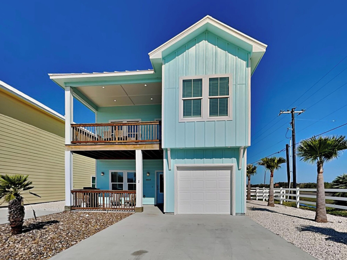 Exterior & Views 1, All Decked Out by Miss Kitty’s, Aransas