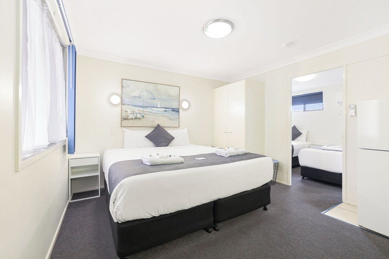 Bedroom 4, Acacia Motor Inn, Bundaberg