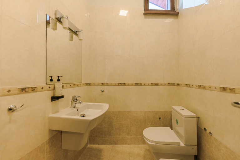 Bathroom 4, Musala Hotel, Samokov