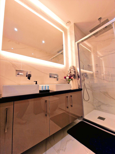 Bathroom 3, Sveltos Residence 3Bedroom Suites, Larnaca