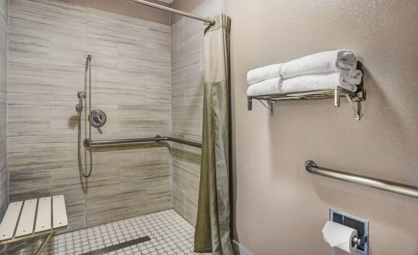 Bathroom 4, Motel 6 Lodi, CA, San Joaquin