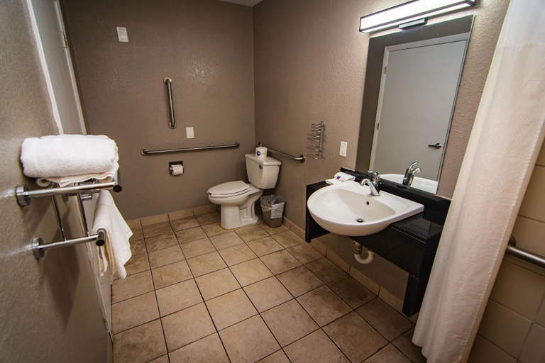 Bathroom 5, Motel 6 Kissimmee, FL - Orlando, Osceola