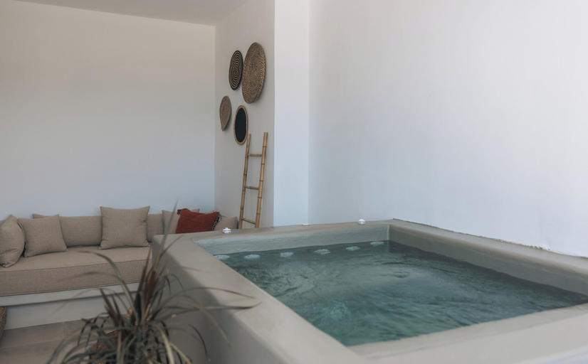 Bathroom 5, Divino Caldera, South Aegean