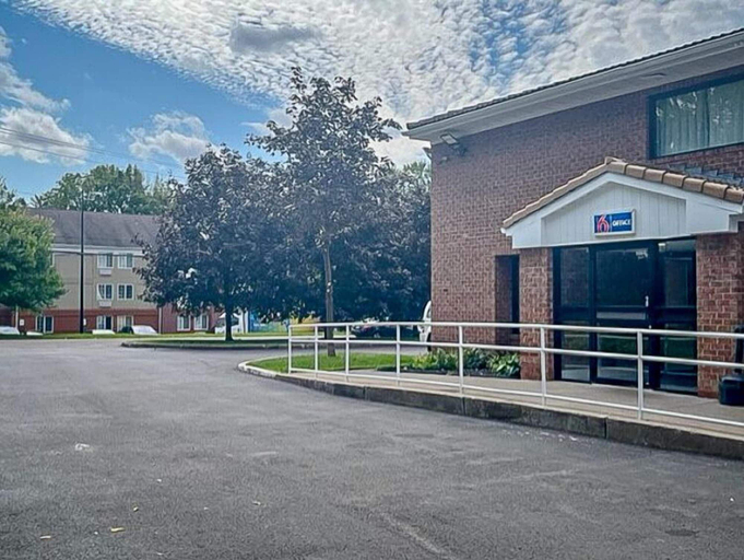 Exterior & Views 2, Studio 6 - East Syracuse, NY – Airport, Onondaga