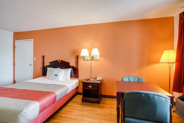 Bedroom 3, Motel 6 White House, TN, Robertson