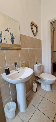 Bathroom 5, Lovely Victorian Apartment in Clifton Village, Bristol