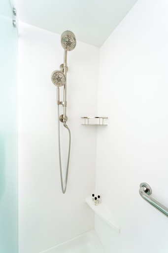 Bathroom 4, MCM Elegante Hotel and Conference Center Odessa, Ector