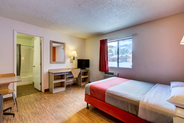 Bedroom 3, Motel 6 Denver West Wheat Ridge North, Jefferson