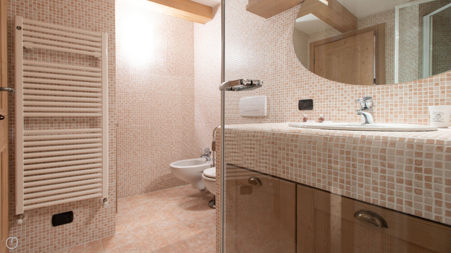 Bathroom 3, Italianway - Roma 39, Sondrio