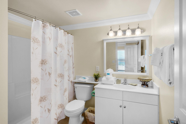 Bathroom 4, Shores of Panama 1313, Bay