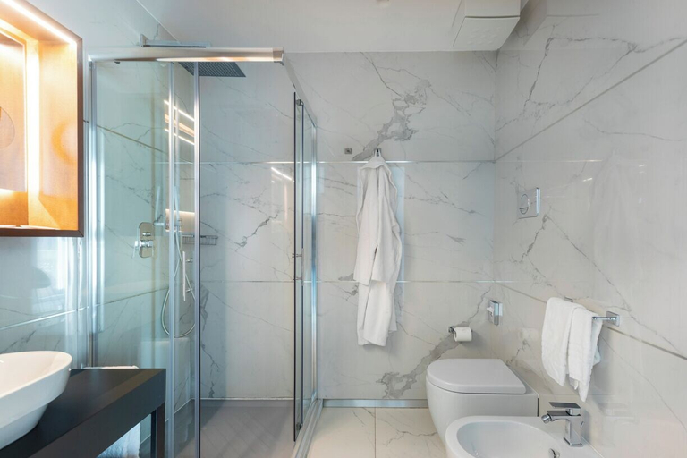 Bathroom 5, Palazzo Sovrana, Palermo