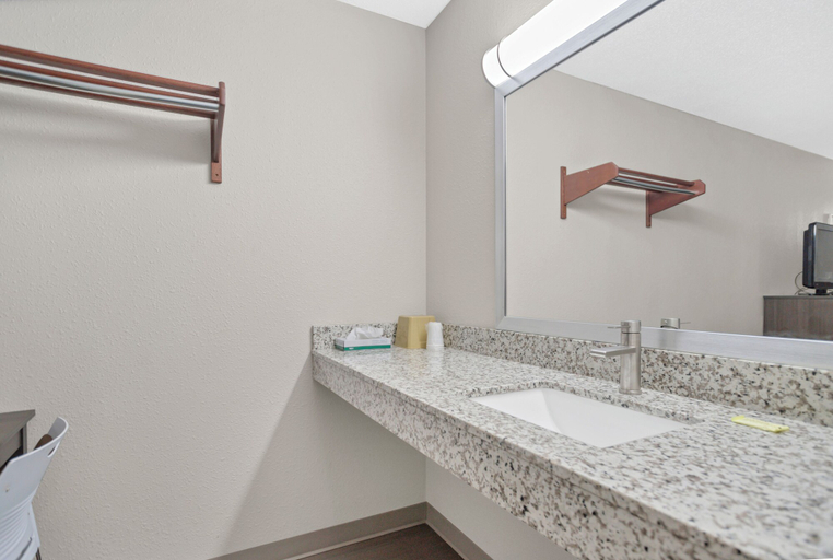 Bathroom 5, Bridgeview Inn Chicago Area, Cook