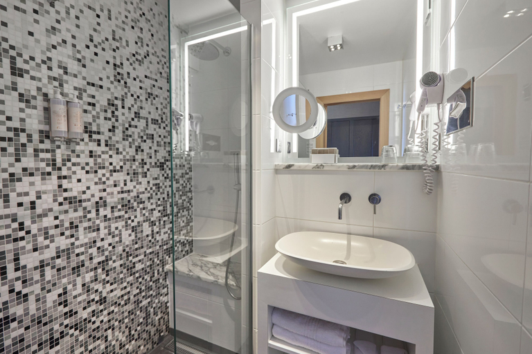 Bathroom 3, Van der Valk Hotel Saint Aygulf, Var