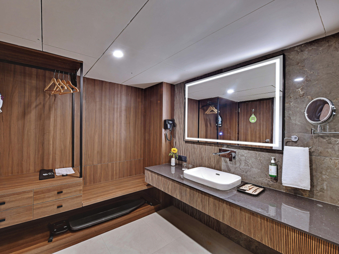 Bathroom 3, Hotel Suba Star, Ahmedabad, Ahmadabad
