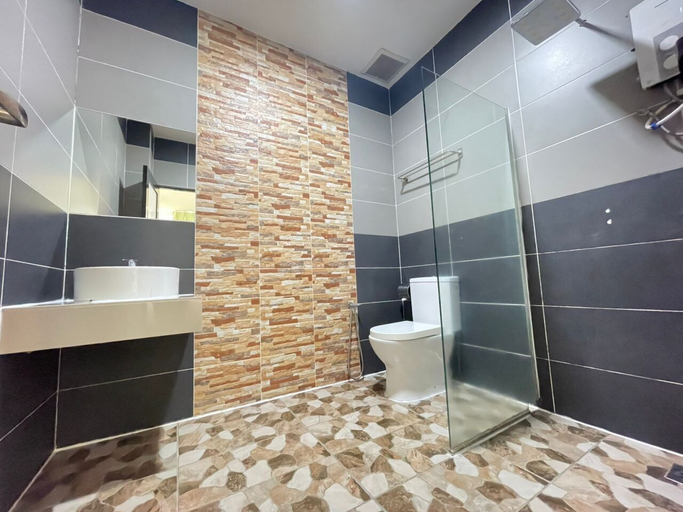 Bathroom 4, S8 Boutique Hotel, Sepang
