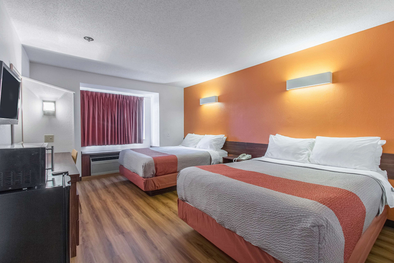 Bedroom 3, Motel 6 Streetsboro, OH, Portage