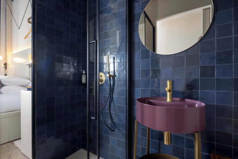 Bathroom 3, Ikonik Jean Medecin, Alpes-Maritimes