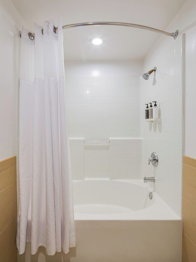 Bathroom 4, Ayres Hotel & Spa Moreno Valley, Riverside