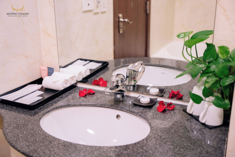Bathroom 4, Muong Thanh Thanh Nien Vinh Hotel, Vinh