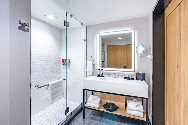 Bathroom 4, Pixar Place Hotel, Orange